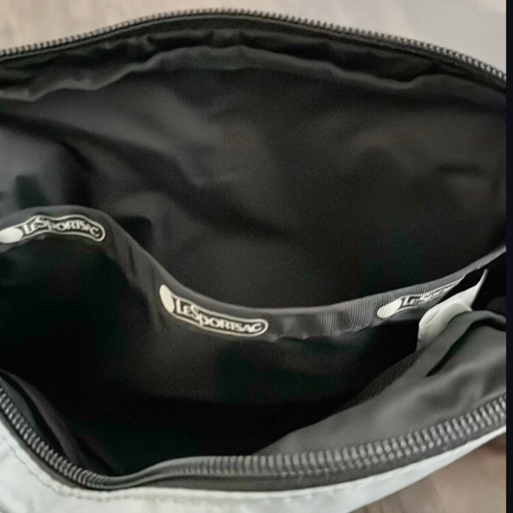 LeSportsac CROSSBODY BELT BAG GRAY BLACK DETACHABLE ADJUSTABLE STRAP - Picture 9 of 9